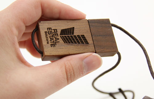 U10400_05BIG Wooden USB flash drive