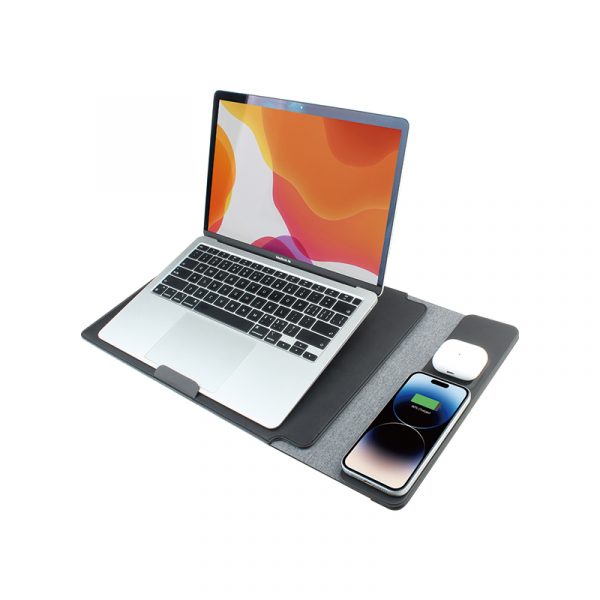 Wireless charging Macbook sleeve